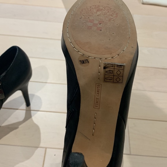 Vince Camuto heels - Picture 4 of 8